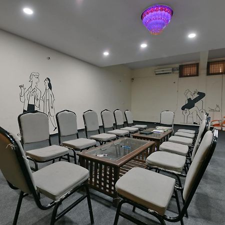 Hotel Admire Inn "Atta Market, Noida Sector 18" Zewnętrze zdjęcie