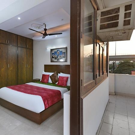 Hotel Admire Inn "Atta Market, Noida Sector 18" Zewnętrze zdjęcie