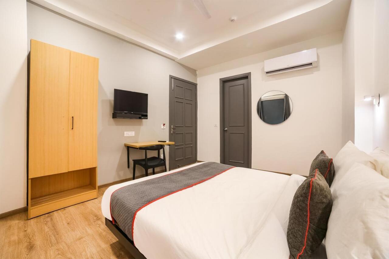 Hotel Admire Inn "Atta Market, Noida Sector 18" Zewnętrze zdjęcie