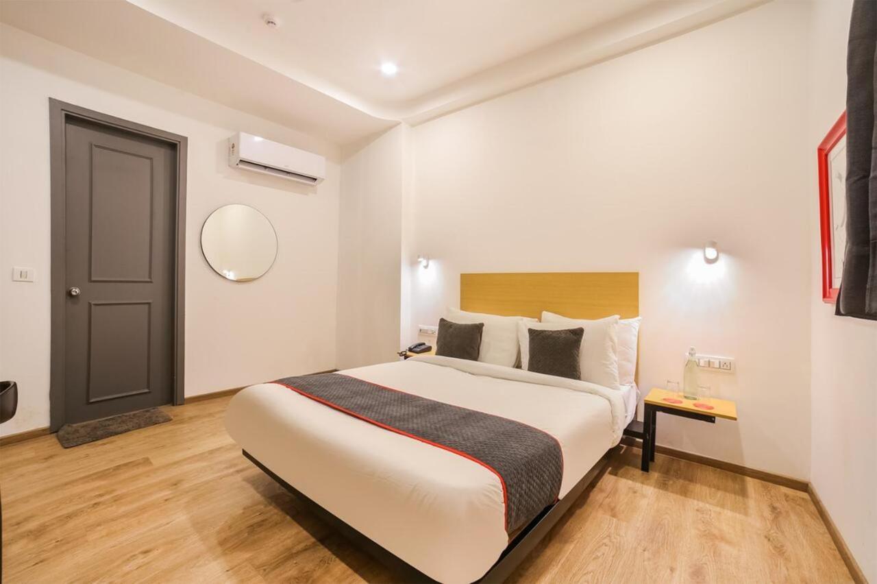 Hotel Admire Inn "Atta Market, Noida Sector 18" Zewnętrze zdjęcie