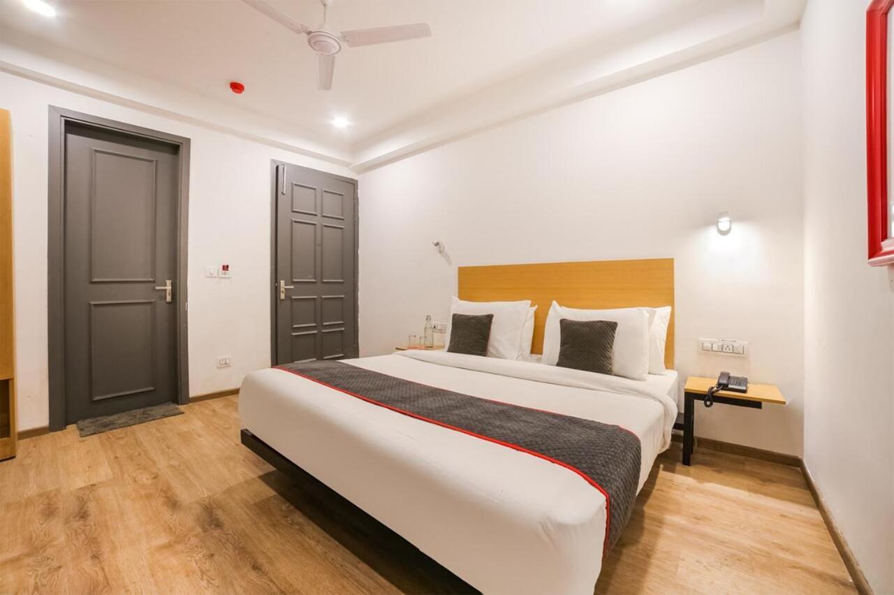 Hotel Admire Inn "Atta Market, Noida Sector 18" Zewnętrze zdjęcie