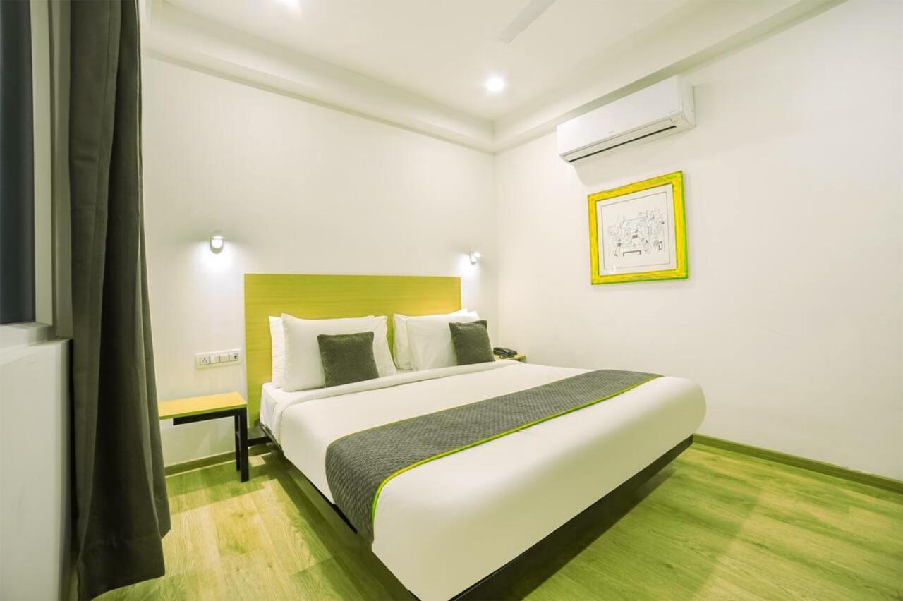 Hotel Admire Inn "Atta Market, Noida Sector 18" Zewnętrze zdjęcie