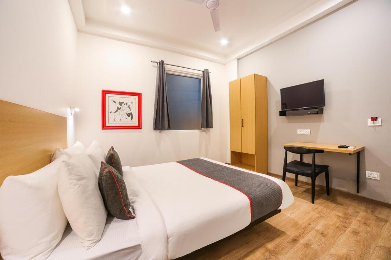 Hotel Admire Inn "Atta Market, Noida Sector 18" Zewnętrze zdjęcie