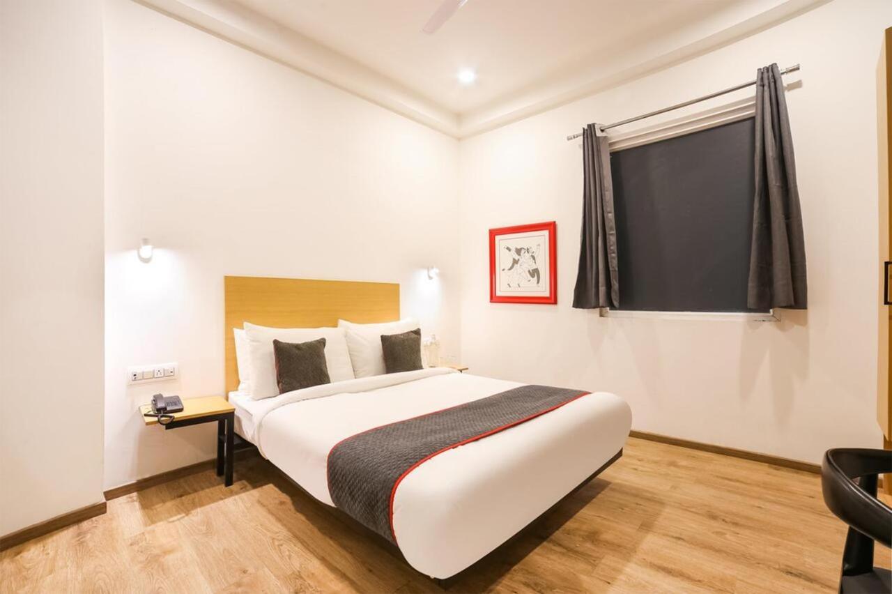 Hotel Admire Inn "Atta Market, Noida Sector 18" Zewnętrze zdjęcie