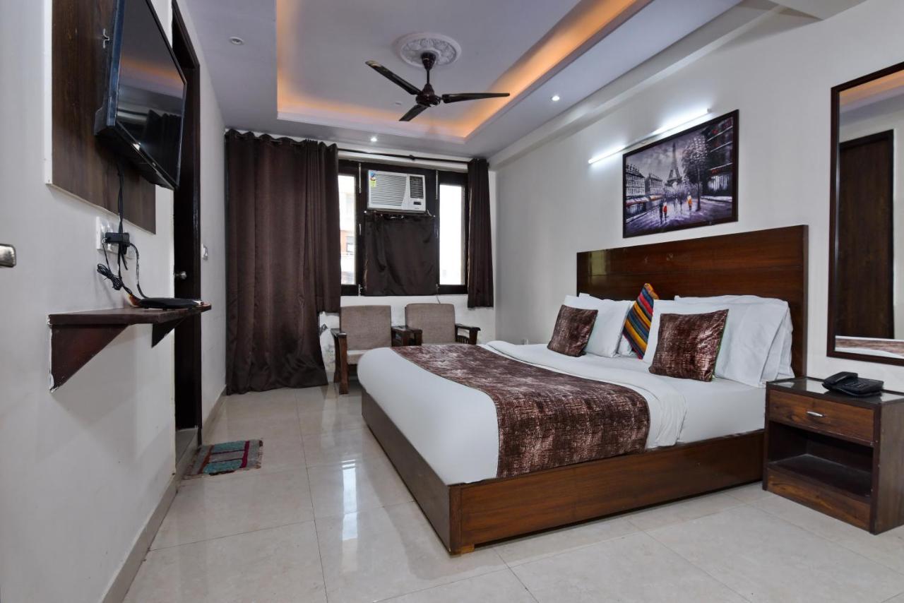 Hotel Admire Inn "Atta Market, Noida Sector 18" Zewnętrze zdjęcie