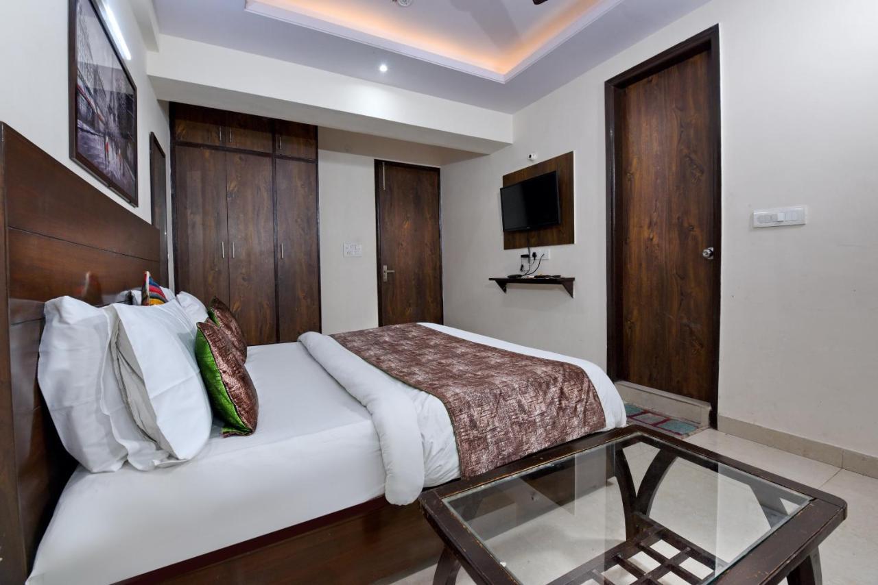 Hotel Admire Inn "Atta Market, Noida Sector 18" Zewnętrze zdjęcie