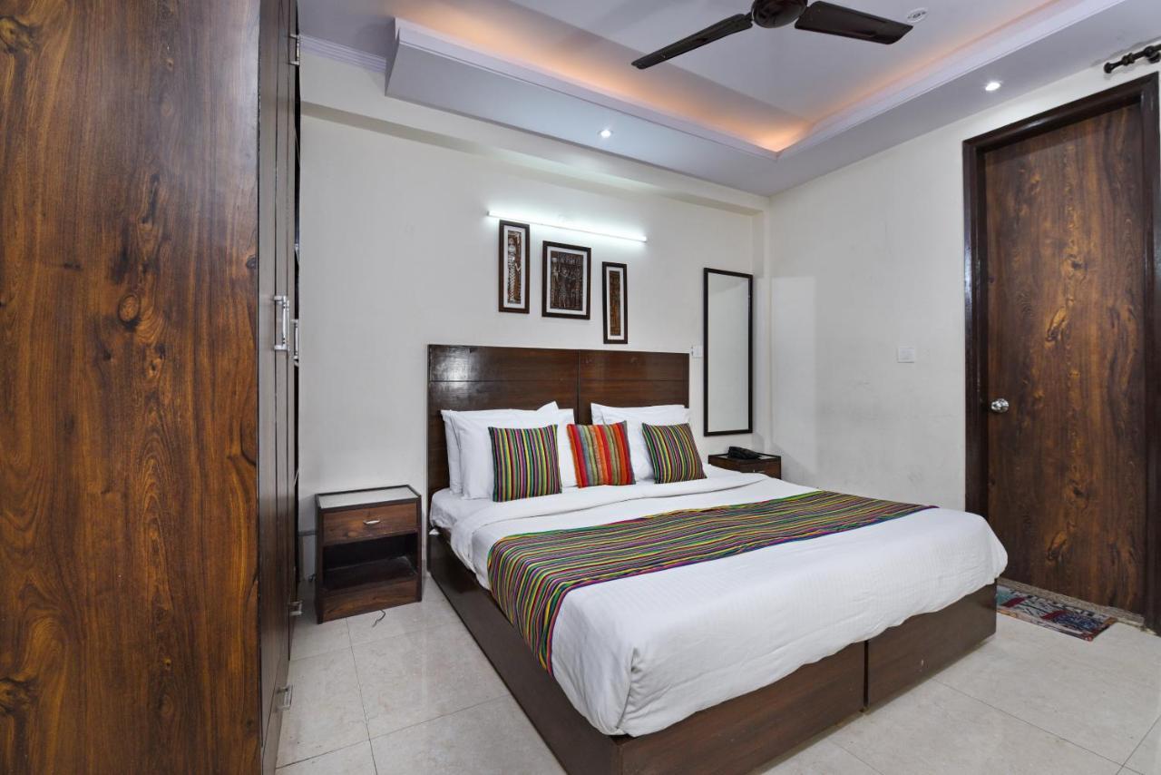 Hotel Admire Inn "Atta Market, Noida Sector 18" Zewnętrze zdjęcie