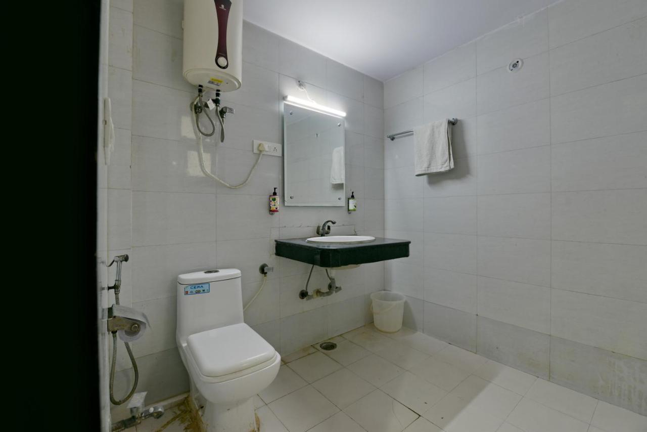 Hotel Admire Inn "Atta Market, Noida Sector 18" Zewnętrze zdjęcie