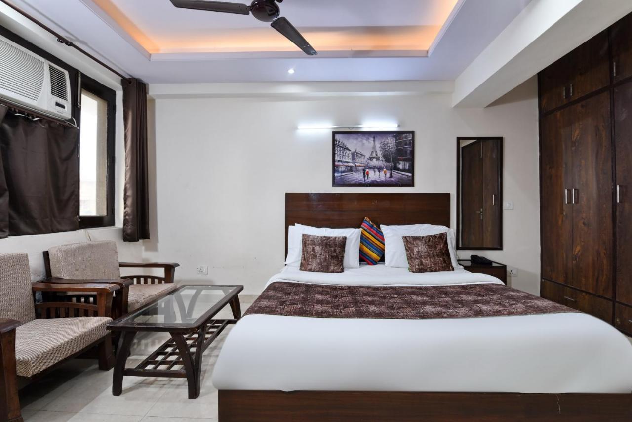 Hotel Admire Inn "Atta Market, Noida Sector 18" Zewnętrze zdjęcie