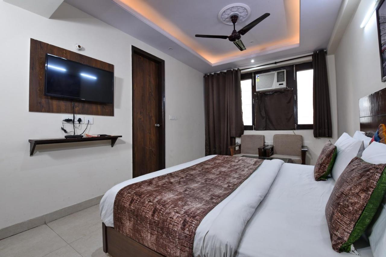 Hotel Admire Inn "Atta Market, Noida Sector 18" Zewnętrze zdjęcie