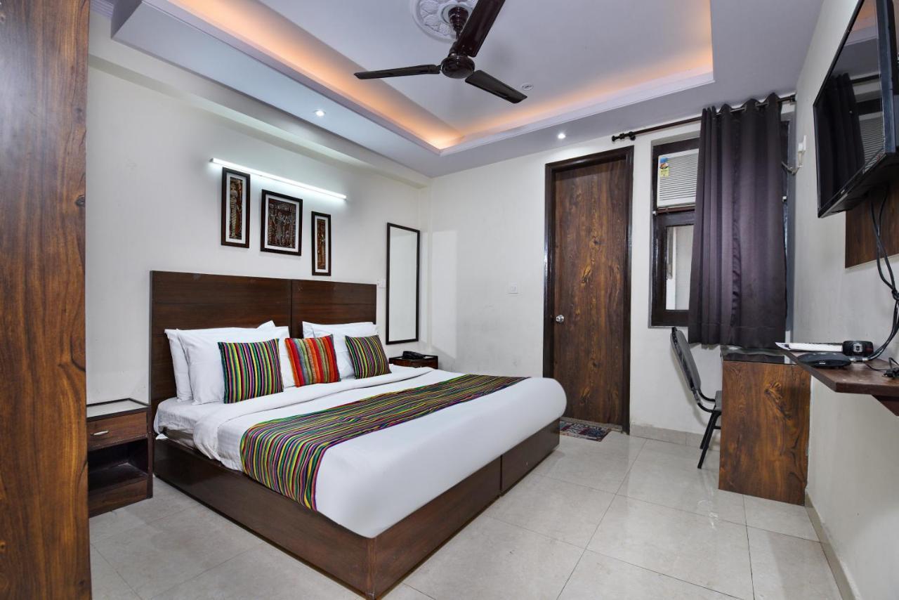 Hotel Admire Inn "Atta Market, Noida Sector 18" Zewnętrze zdjęcie