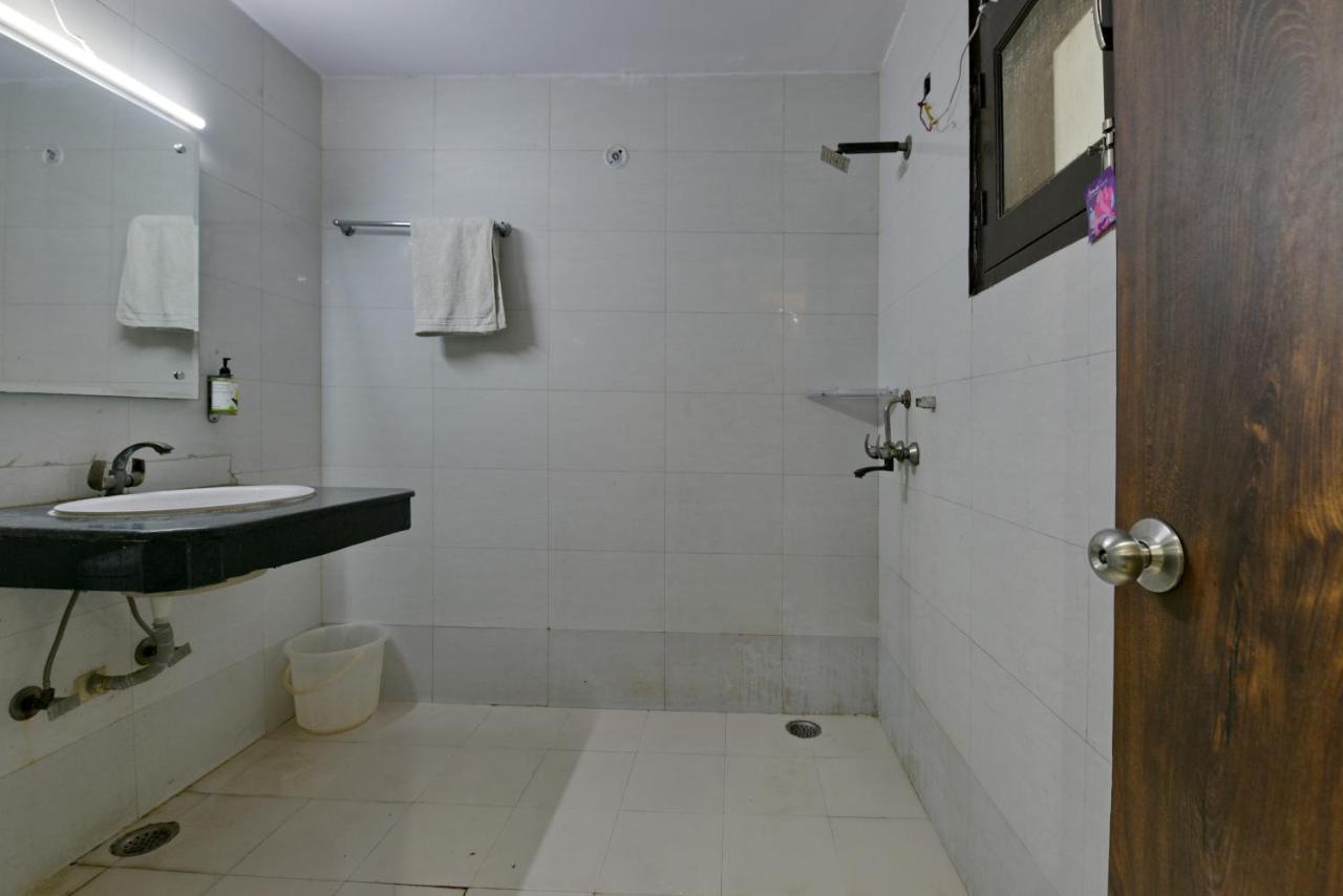 Hotel Admire Inn "Atta Market, Noida Sector 18" Zewnętrze zdjęcie